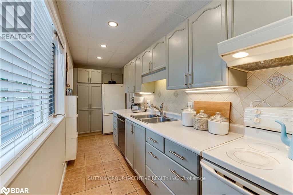 22 Queen Street, Innisfil, Ontario  L0L 1L0 - Photo 13 - N12468816