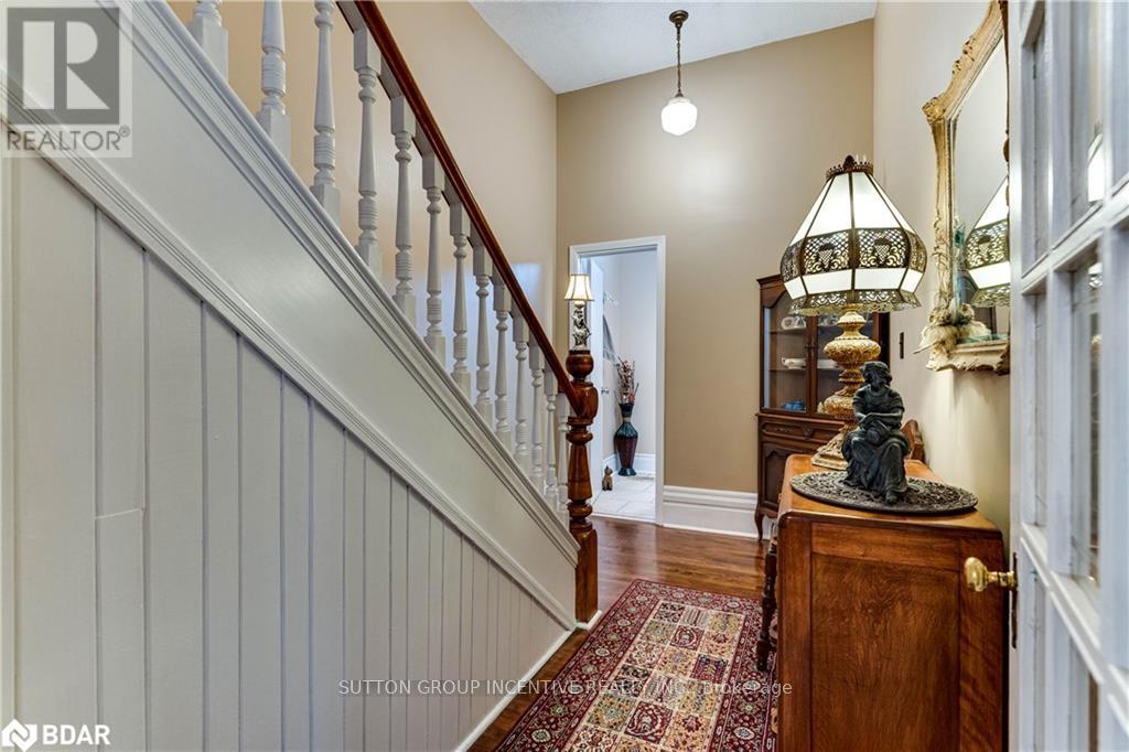 22 Queen Street, Innisfil, Ontario  L0L 1L0 - Photo 15 - N12468816