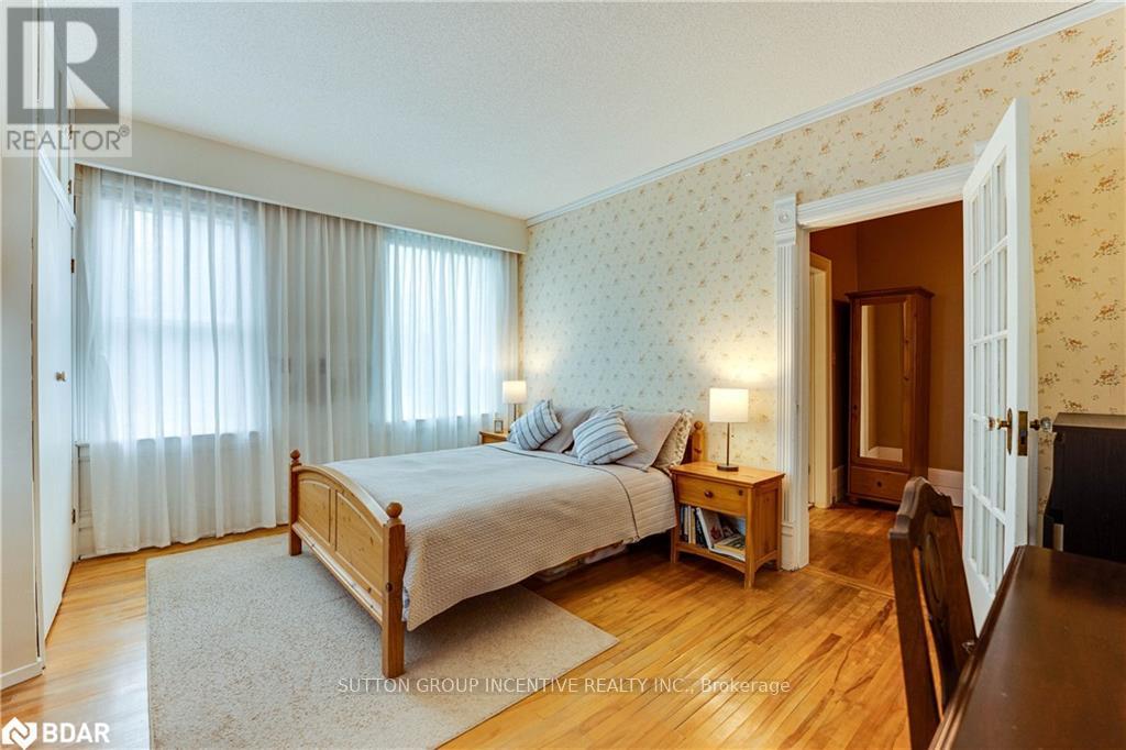 22 Queen Street, Innisfil, Ontario  L0L 1L0 - Photo 20 - N12468816