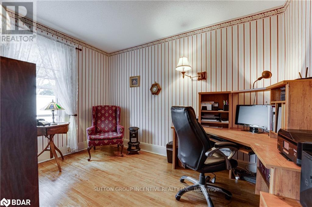 22 Queen Street, Innisfil, Ontario  L0L 1L0 - Photo 26 - N12468816