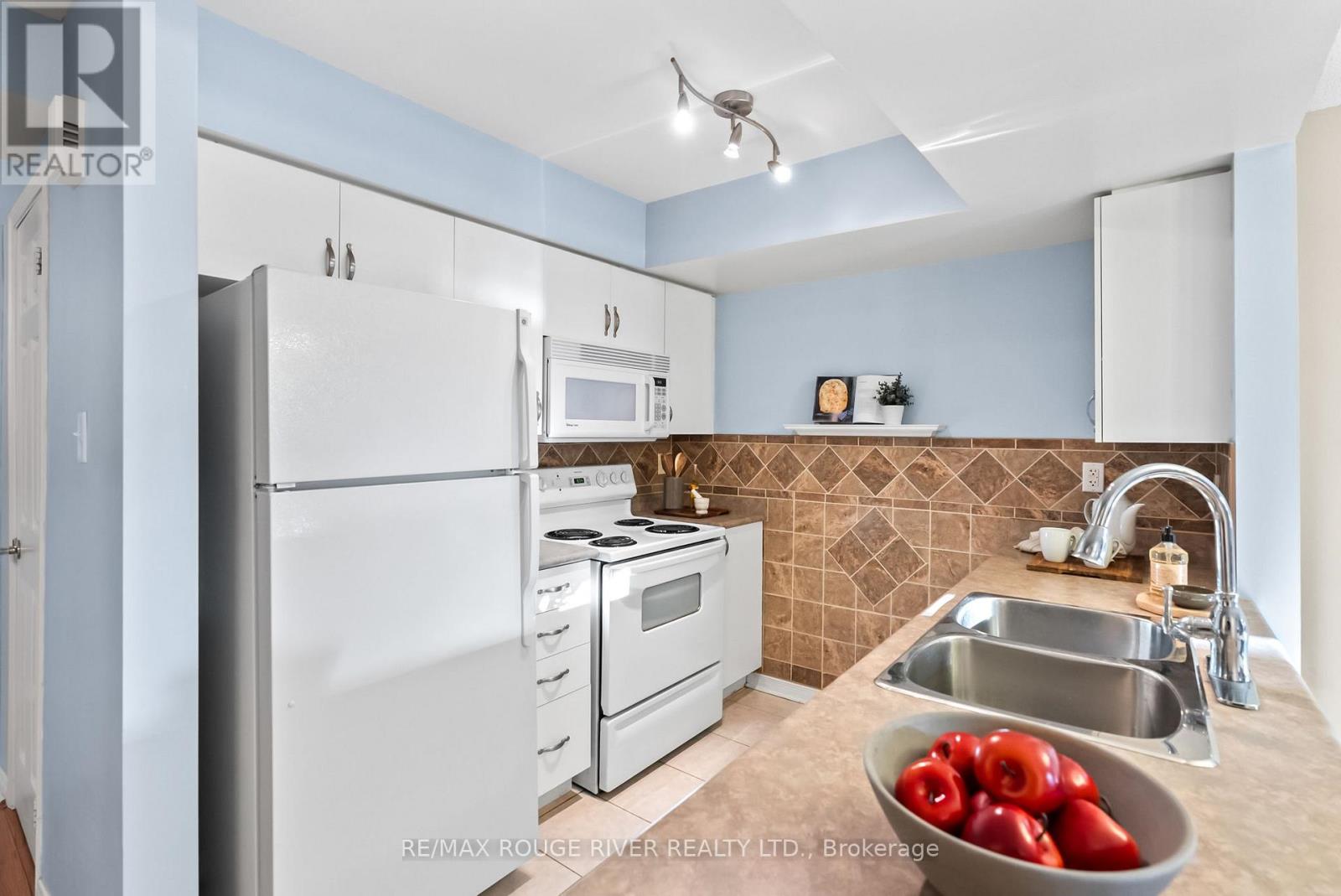 1 - 12 Petra Way, Whitby, Ontario  L1R 0A6 - Photo 5 - E12468824