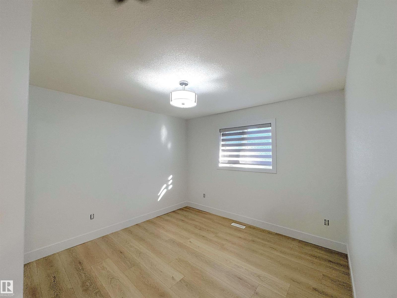 4337 21 Av Nw, Edmonton, Alberta  T6L 6L8 - Photo 24 - E4462526