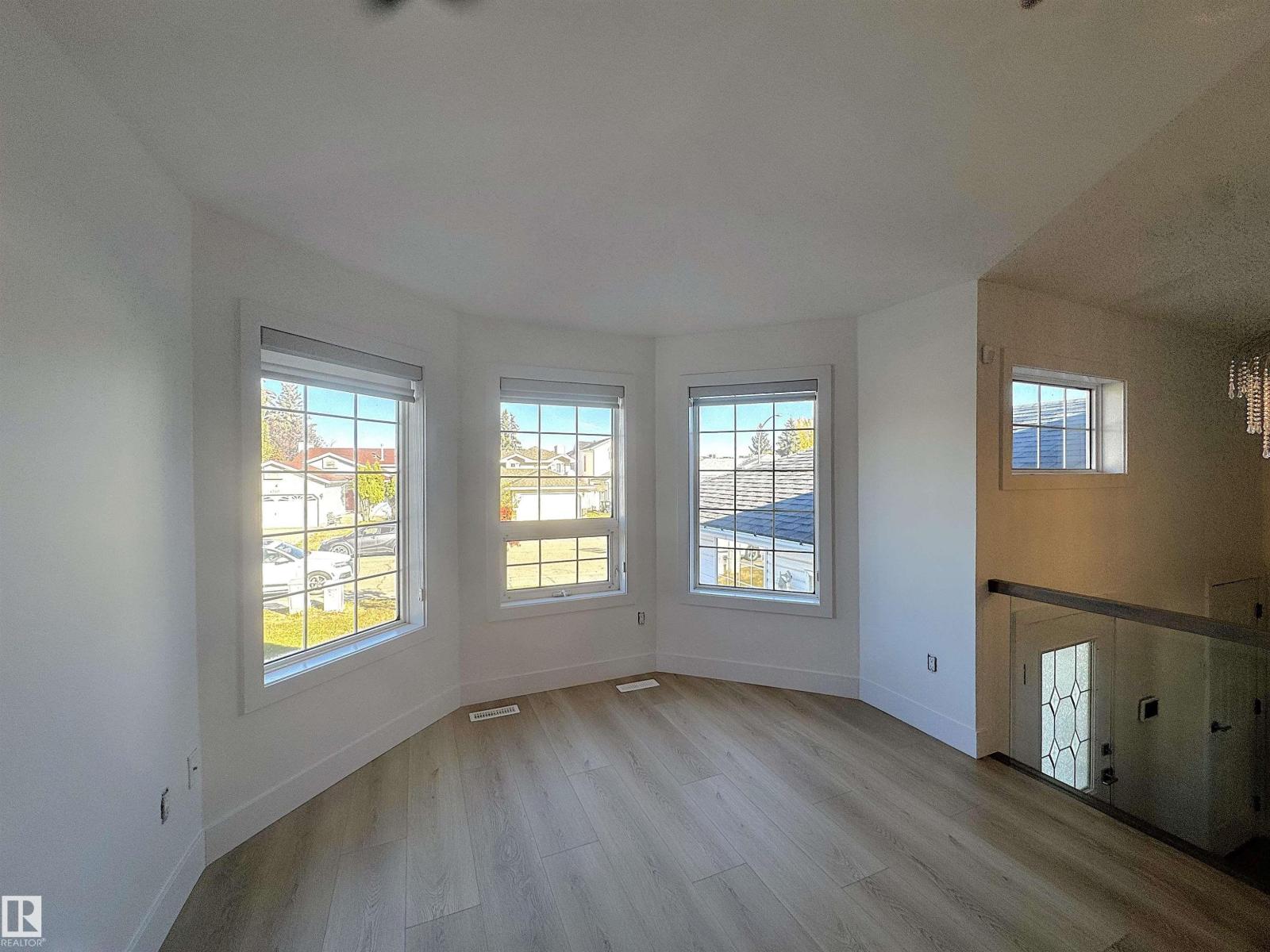 4337 21 Av Nw, Edmonton, Alberta  T6L 6L8 - Photo 7 - E4462526