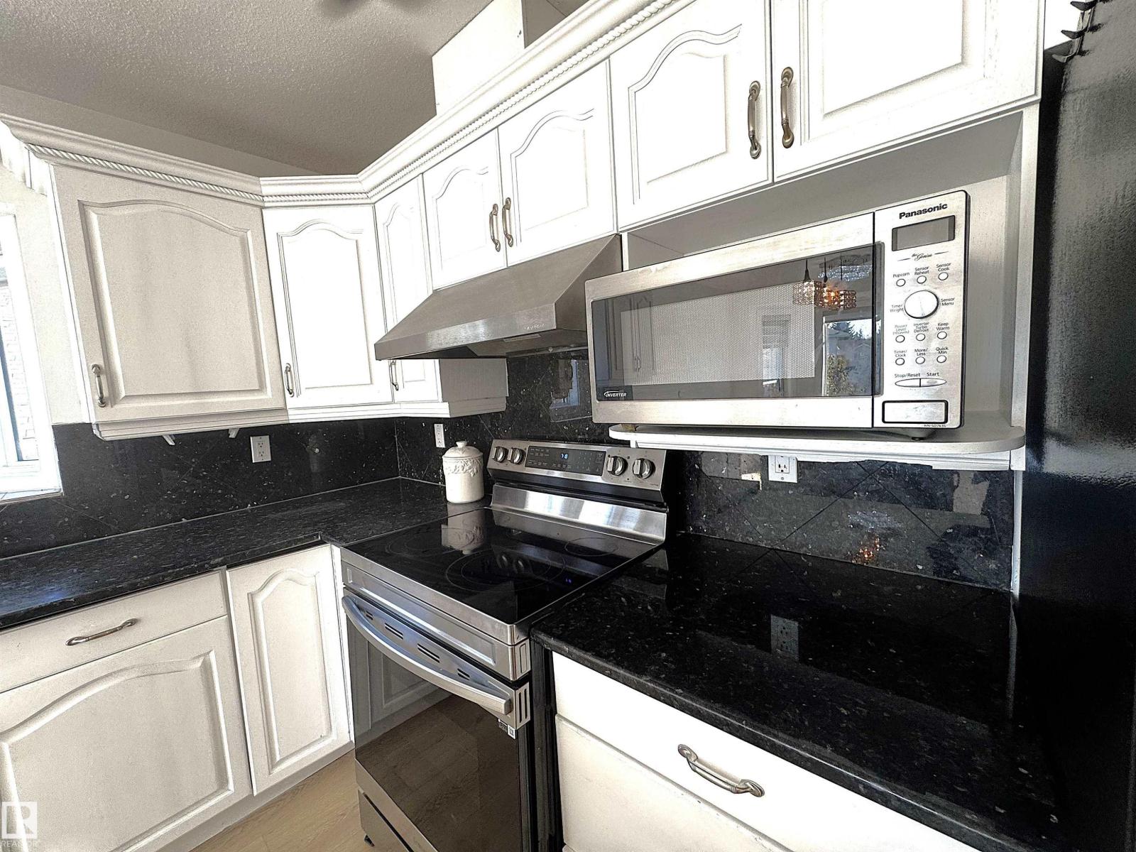 4337 21 Av Nw, Edmonton, Alberta  T6L 6L8 - Photo 12 - E4462526