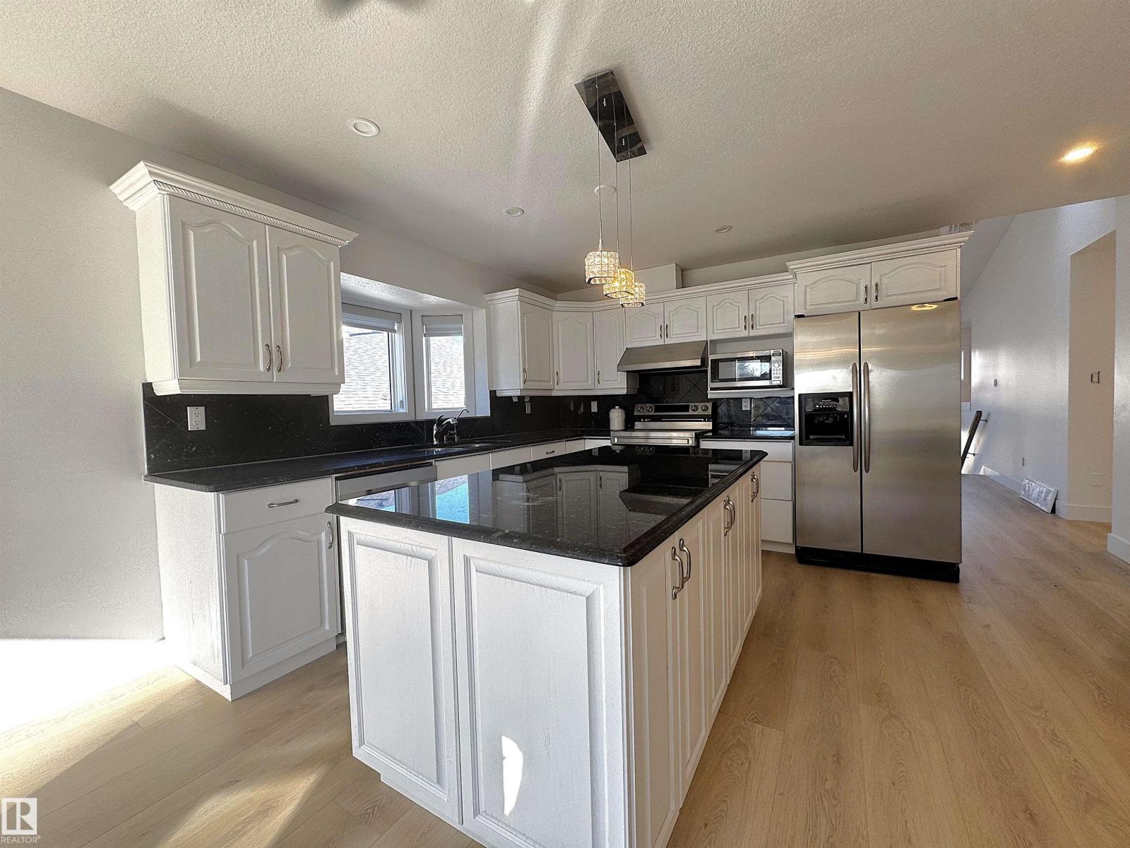 4337 21 Av Nw, Edmonton, Alberta  T6L 6L8 - Photo 11 - E4462526
