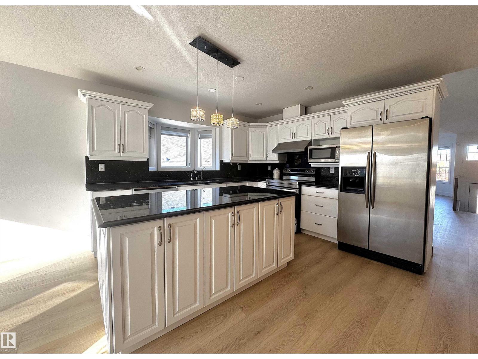 4337 21 Av Nw, Edmonton, Alberta  T6L 6L8 - Photo 10 - E4462526