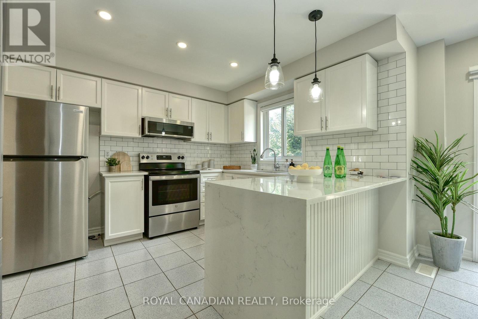 60 Crimson Ridge Road, Barrie (Bayshore), Ontario  L4N 0G7 - Photo 28 - S12468752