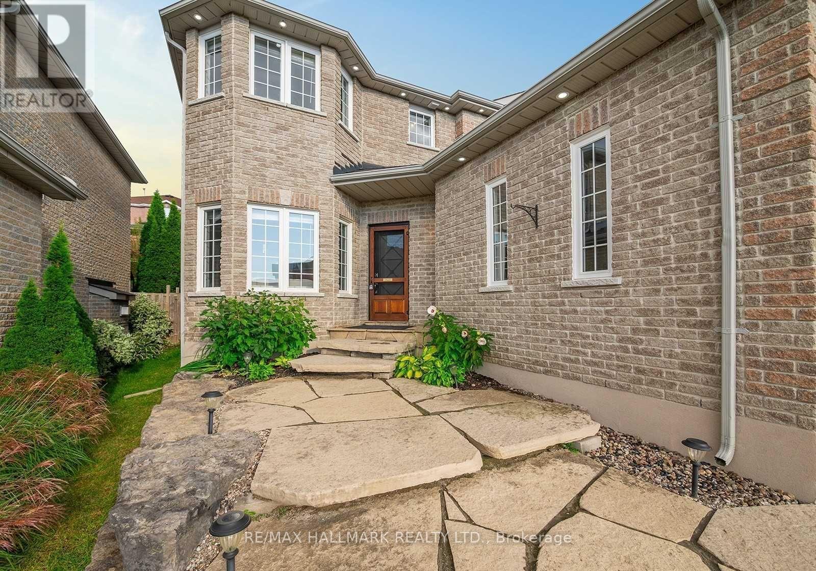 17 Silver Trail, Barrie (Ardagh), Ontario  L4N 2S2 - Photo 2 - S12468757