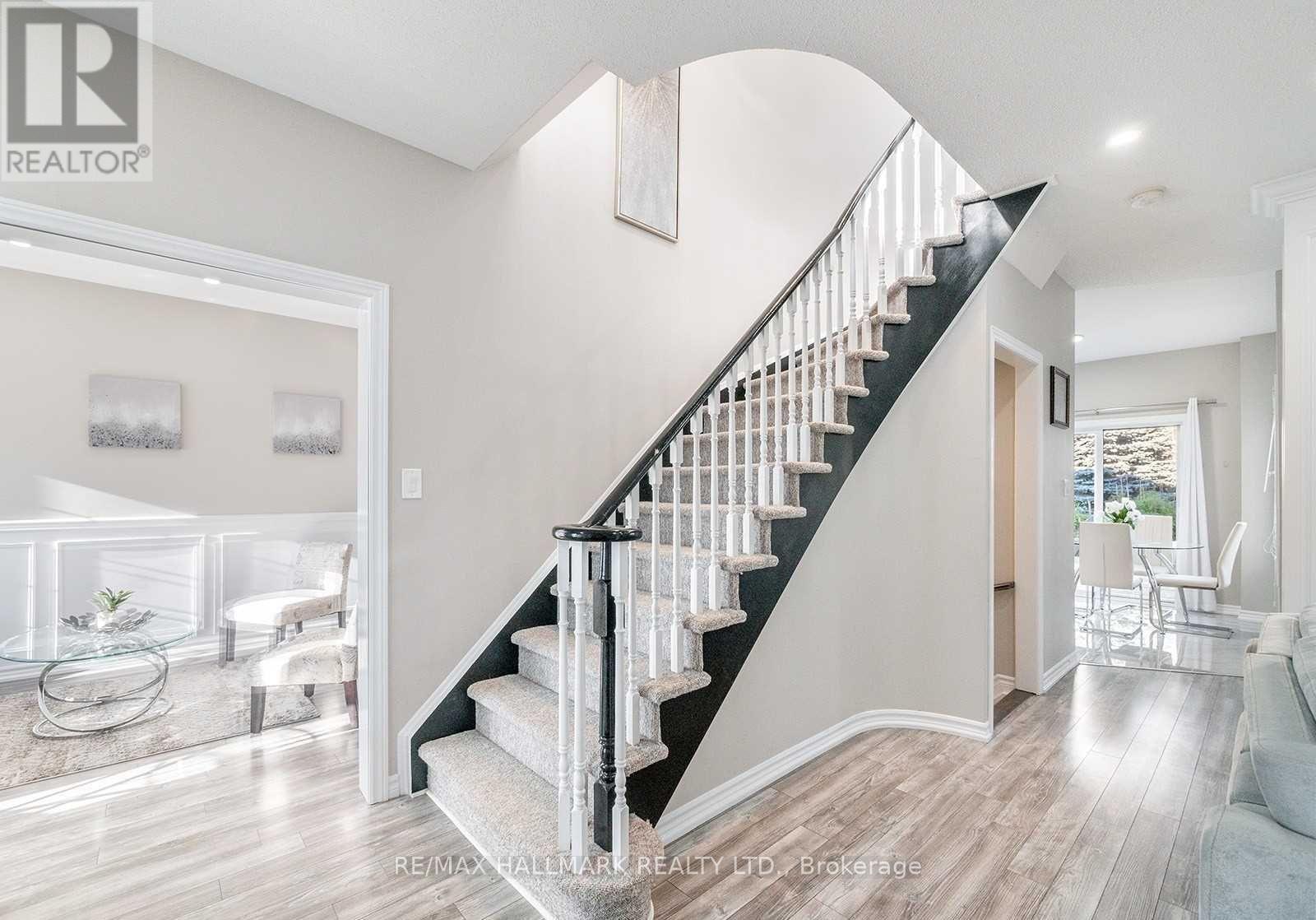17 Silver Trail, Barrie (Ardagh), Ontario  L4N 2S2 - Photo 9 - S12468757