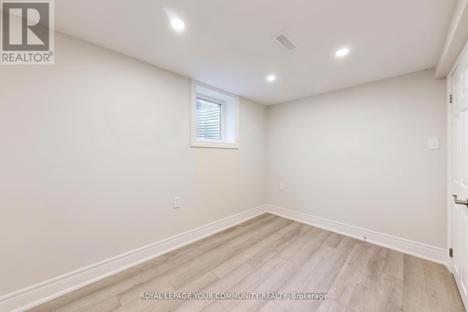2 Charlotte Court, Barrie (Letitia Heights), Ontario  L4N 6B2 - Photo 32 - S12468785