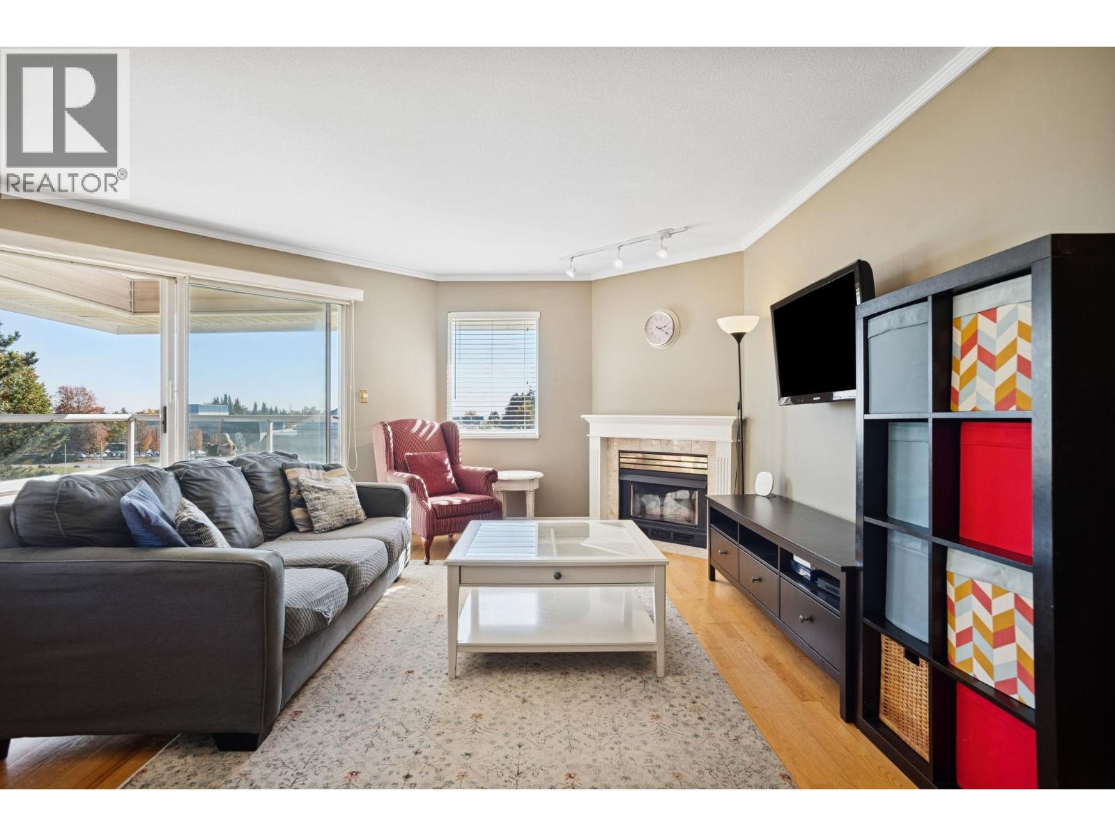 304 5350 Victory Street, Burnaby, British Columbia  V5J 1T1 - Photo 3 - R3059480