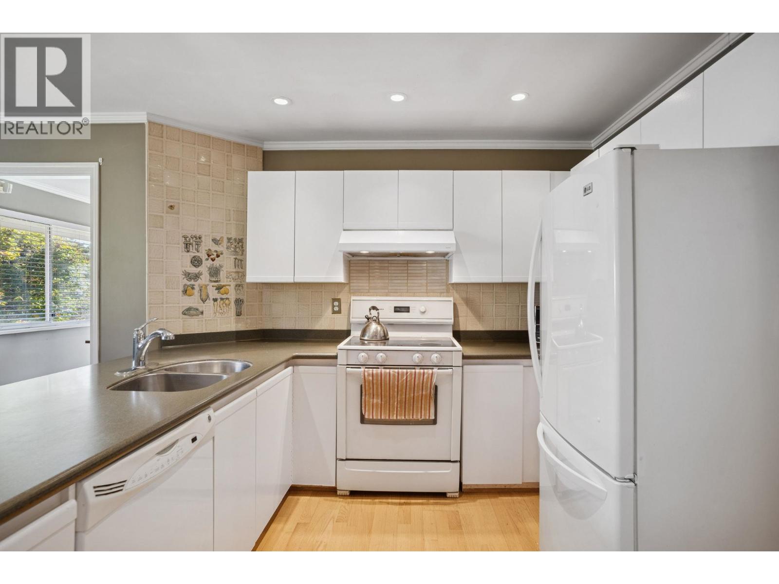 304 5350 Victory Street, Burnaby, British Columbia  V5J 1T1 - Photo 14 - R3059480