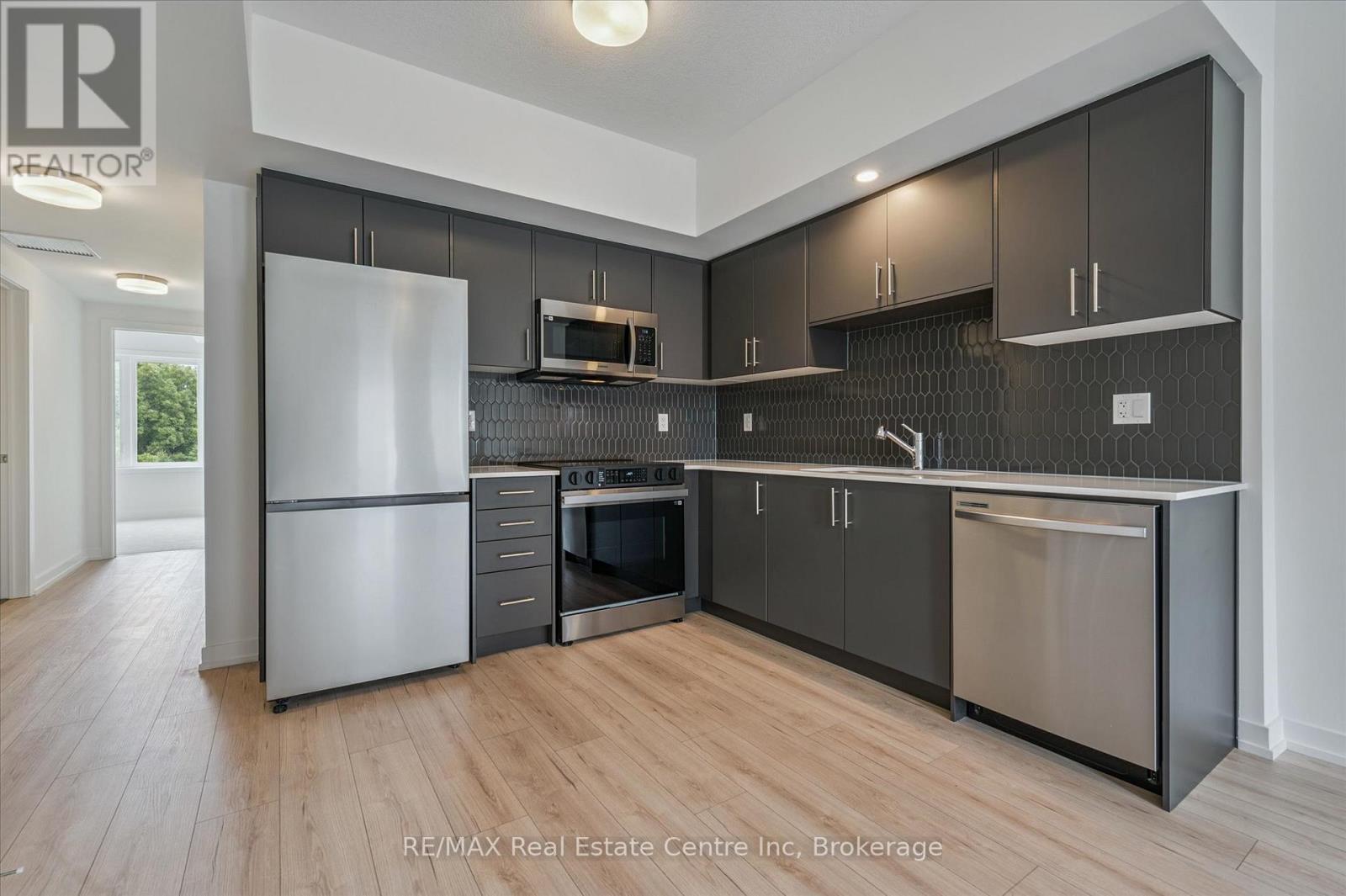 6 - 940 St David Street N, Centre Wellington, Ontario  N1M 2W3 - Photo 7 - X12468865