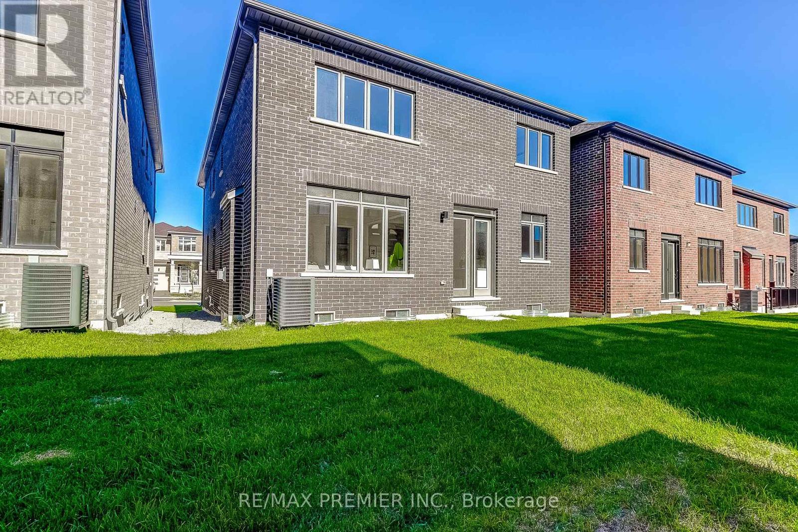 215 Fallharvest Way, Whitchurch-Stouffville, Ontario  L4A 0S1 - Photo 48 - N12447379