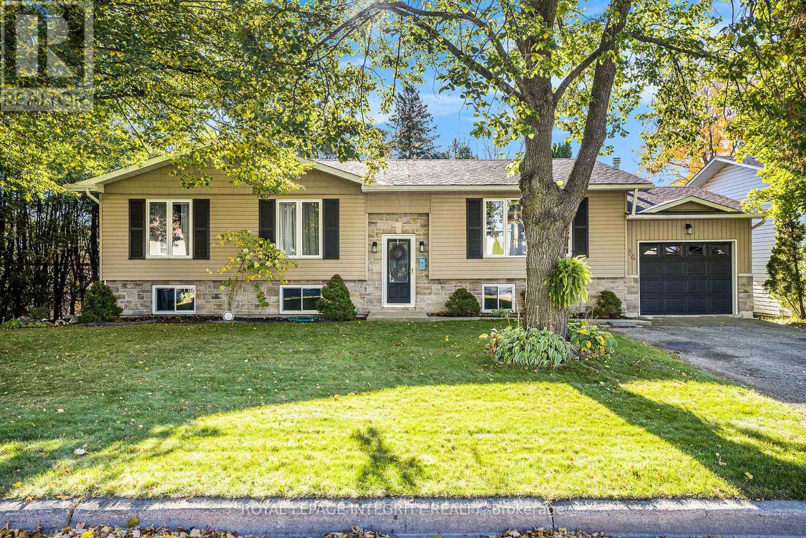 24 MATHER STREET, Perth, Ontario