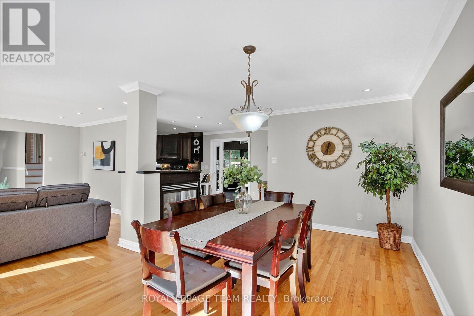 1079 Christopher Drive, Ottawa, Ontario  K4M 1J2 - Photo 12 - X12468852