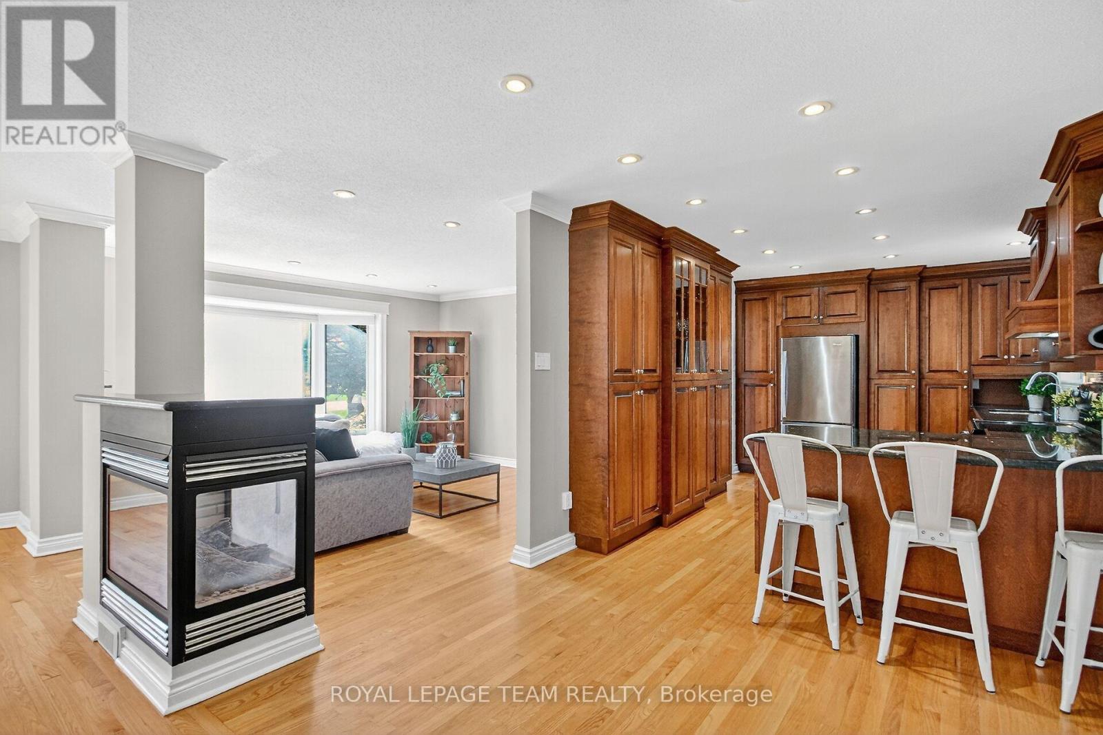 1079 Christopher Drive, Ottawa, Ontario  K4M 1J2 - Photo 13 - X12468852