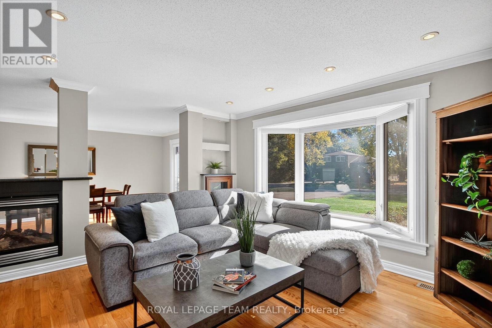 1079 Christopher Drive, Ottawa, Ontario  K4M 1J2 - Photo 6 - X12468852
