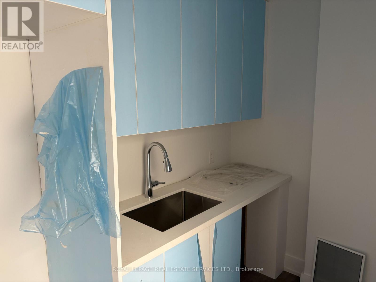 8 Mimico Avenue, Toronto, Ontario  M8V 1R1 - Photo 10 - W12468718