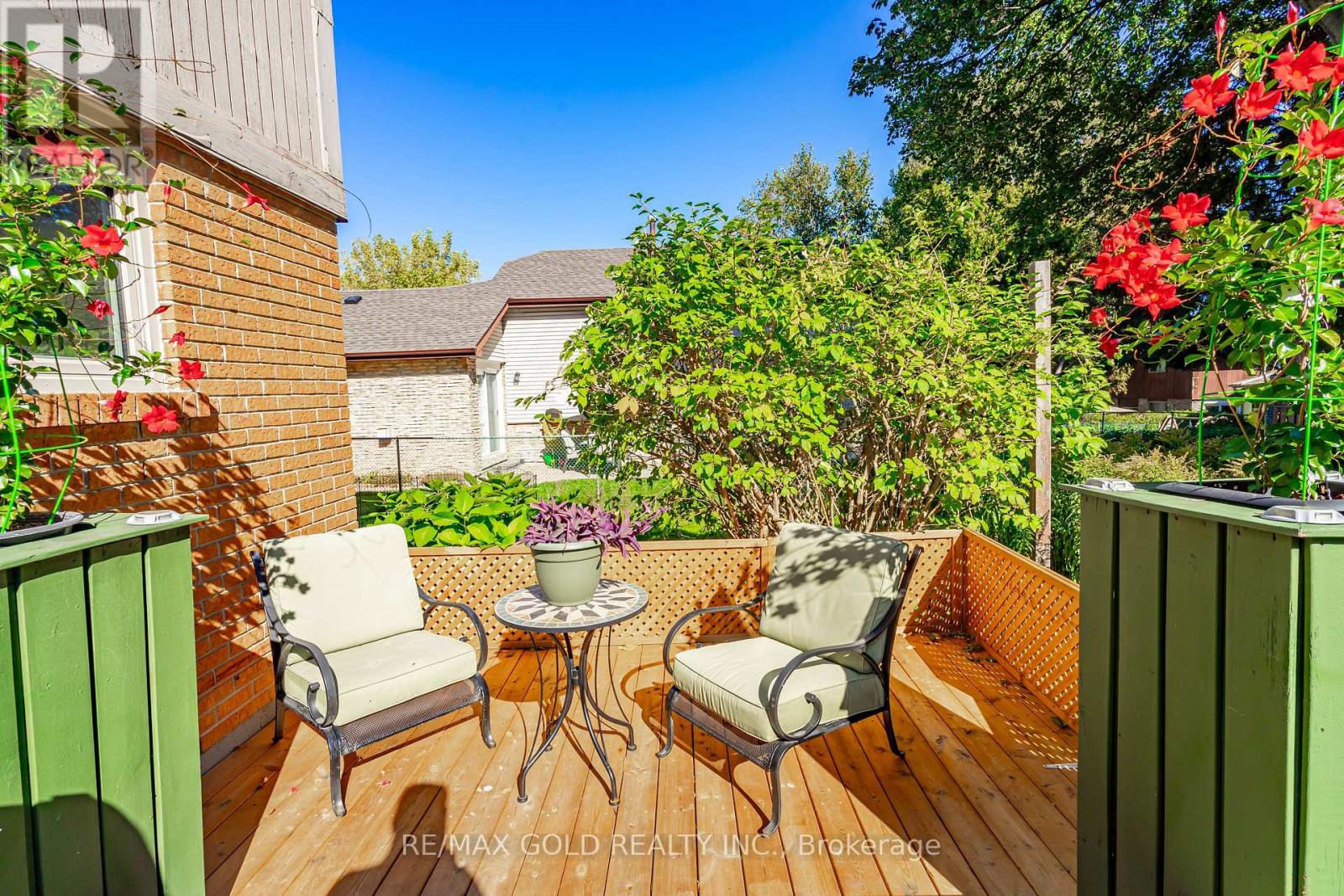 74 Lorraine Crescent, Brampton, Ontario  L6S 2R7 - Photo 11 - W12468731
