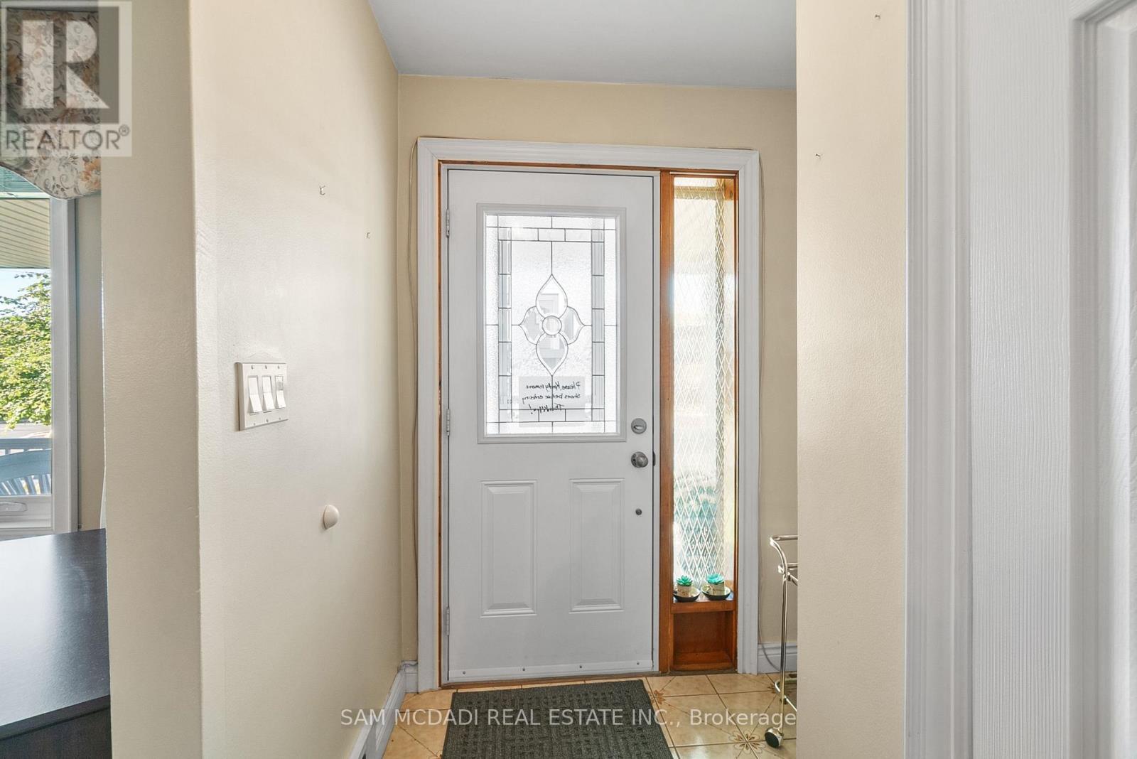 83 Evans Avenue, Toronto, Ontario  M8Z 1H7 - Photo 14 - W12468739