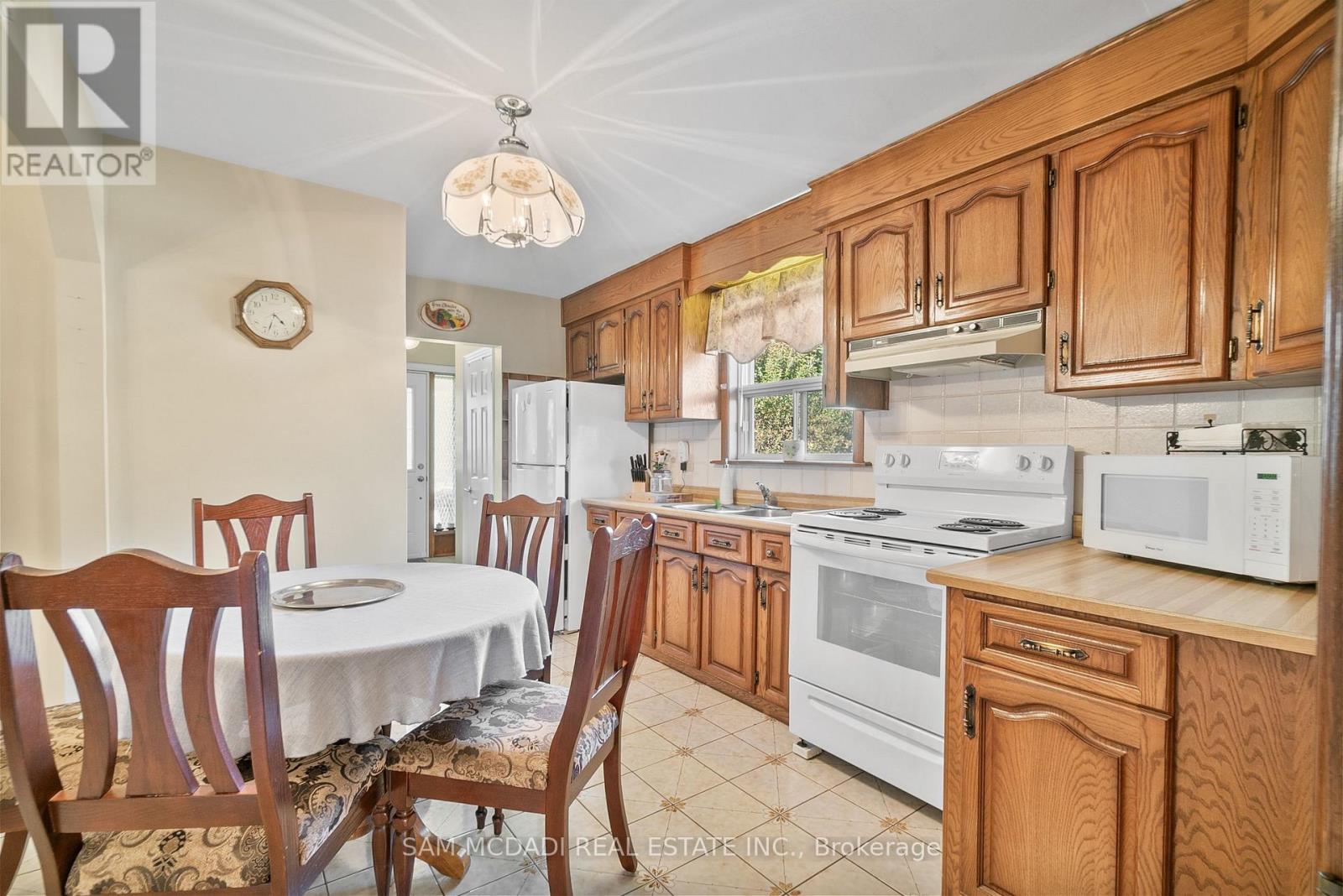 83 Evans Avenue, Toronto, Ontario  M8Z 1H7 - Photo 18 - W12468739