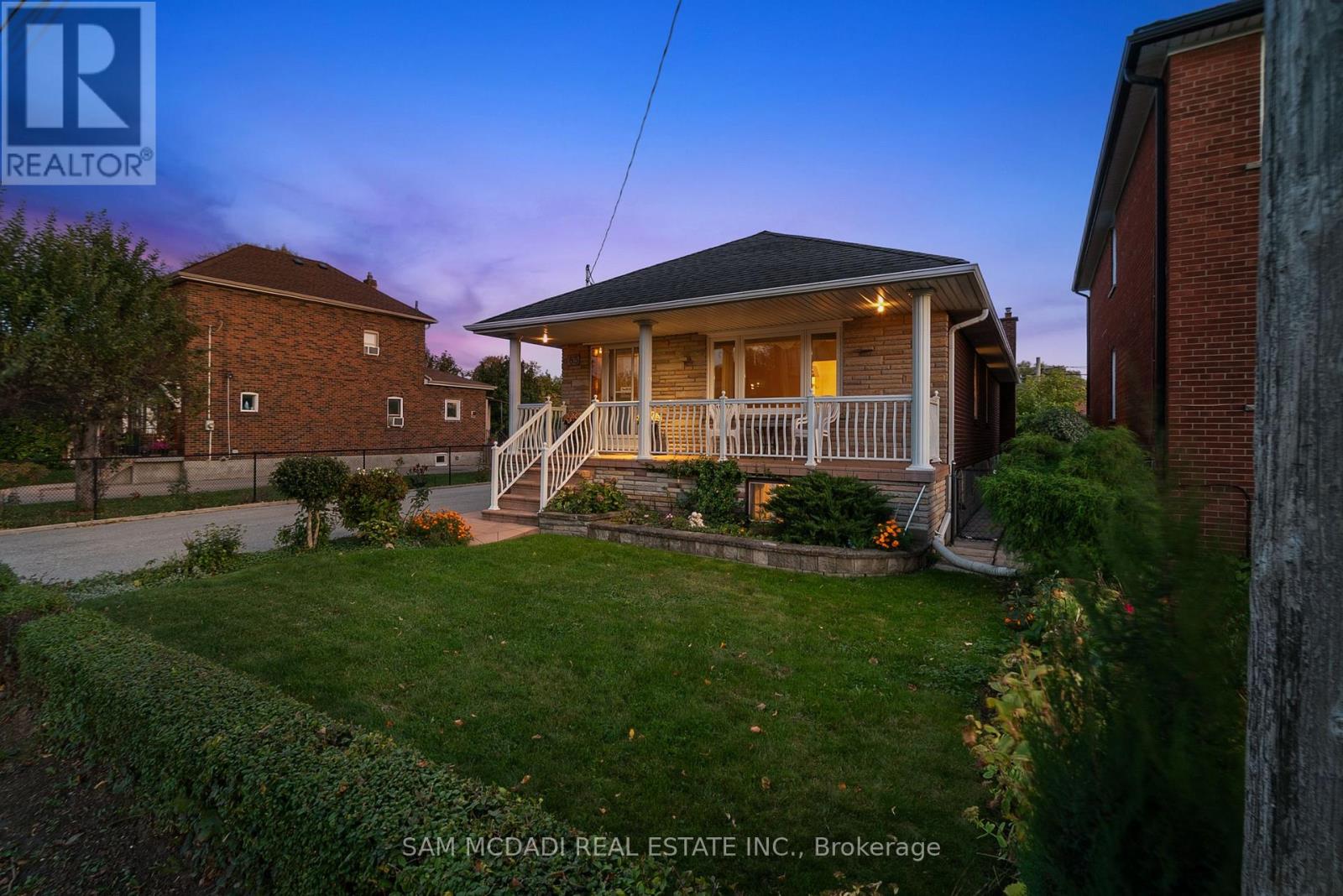 83 Evans Avenue, Toronto, Ontario  M8Z 1H7 - Photo 2 - W12468739