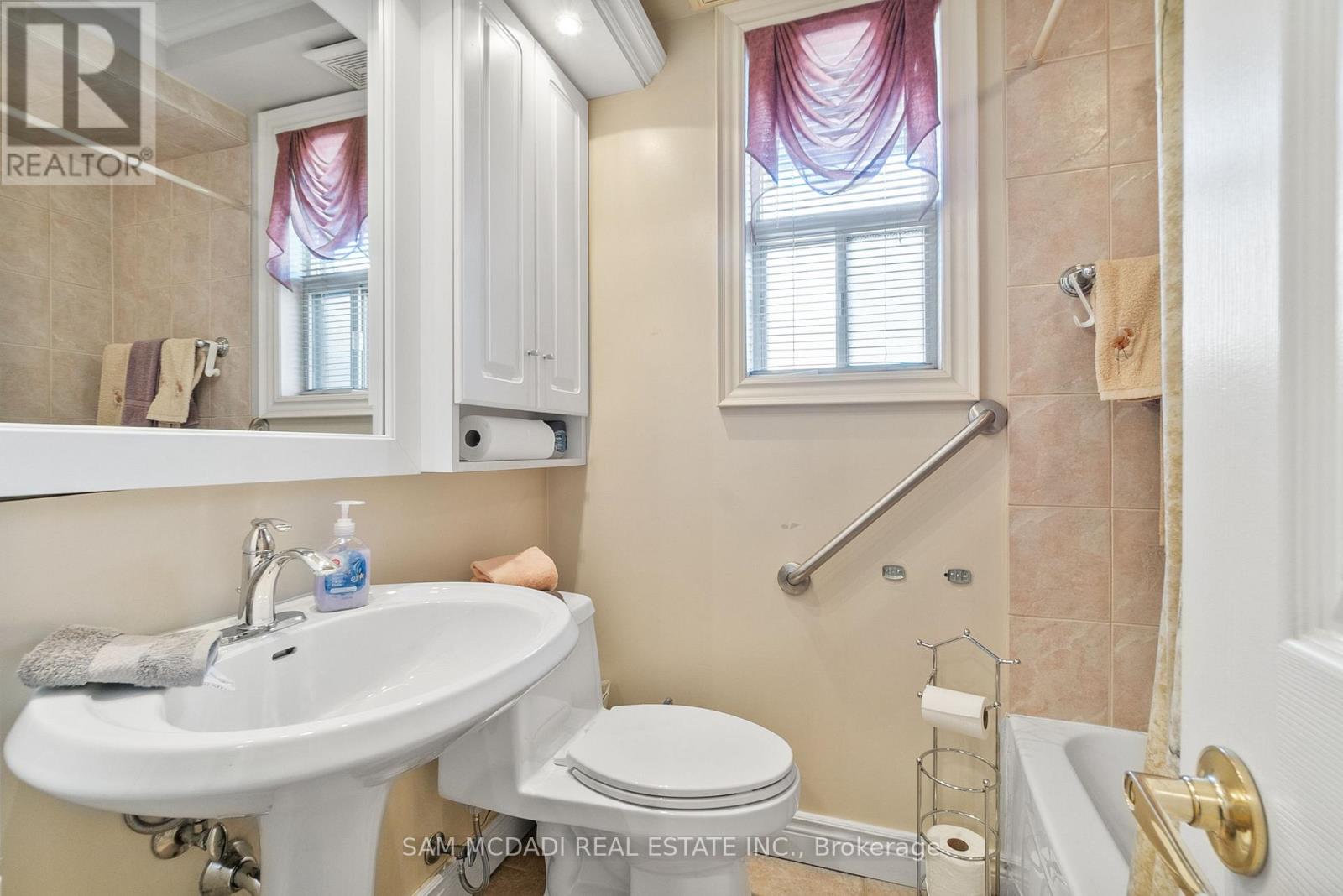 83 Evans Avenue, Toronto, Ontario  M8Z 1H7 - Photo 22 - W12468739
