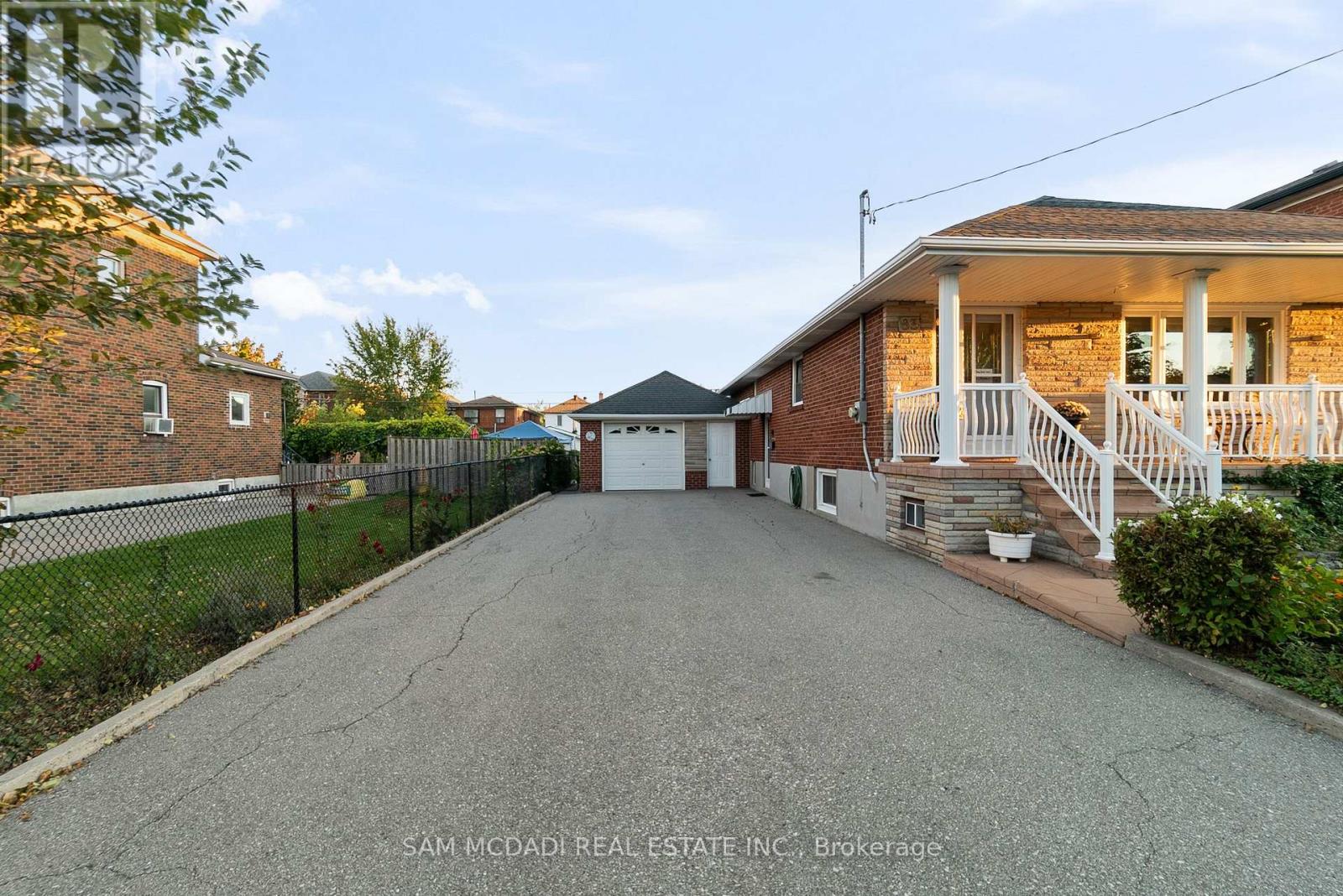 83 Evans Avenue, Toronto, Ontario  M8Z 1H7 - Photo 7 - W12468739
