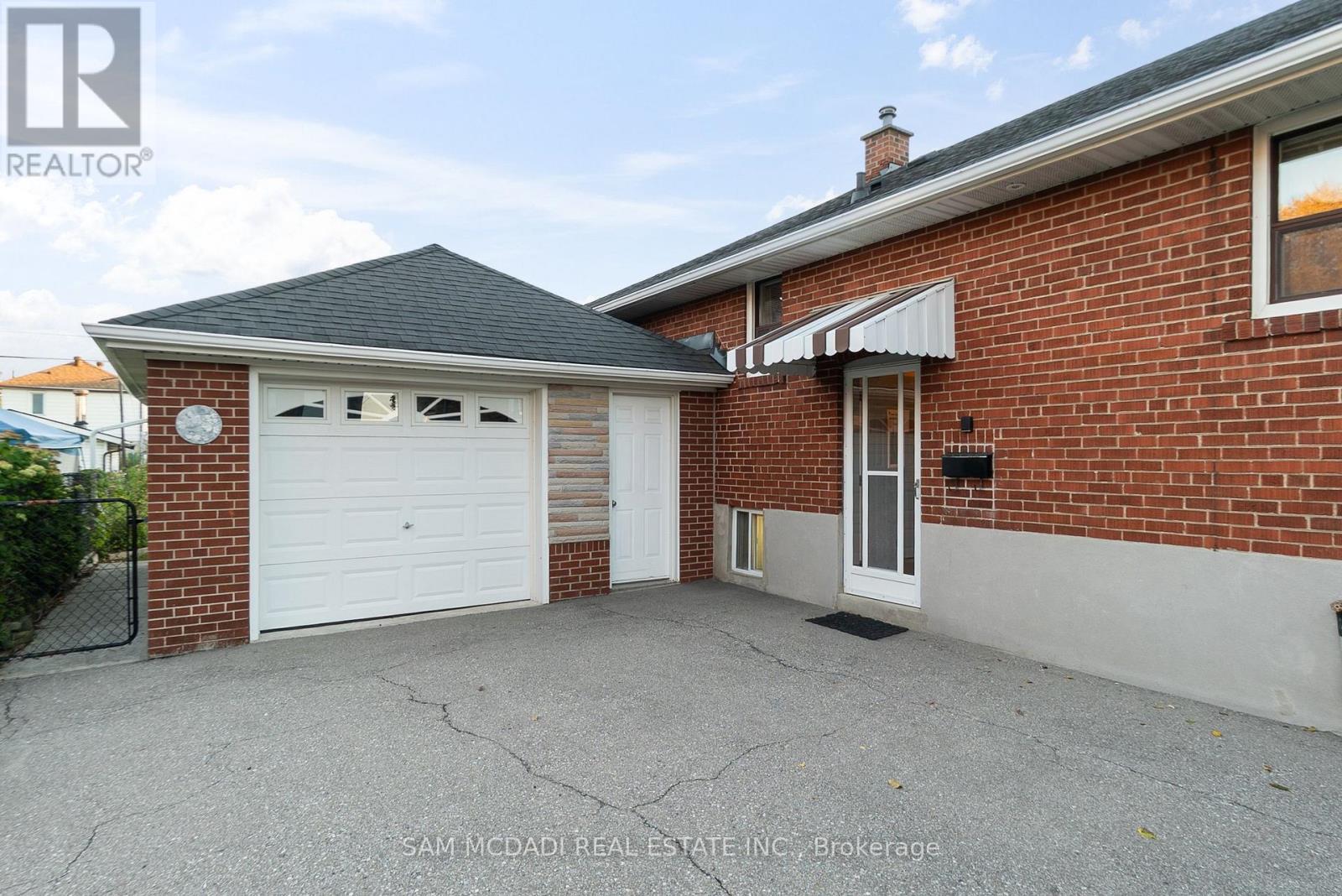 83 Evans Avenue, Toronto, Ontario  M8Z 1H7 - Photo 8 - W12468739