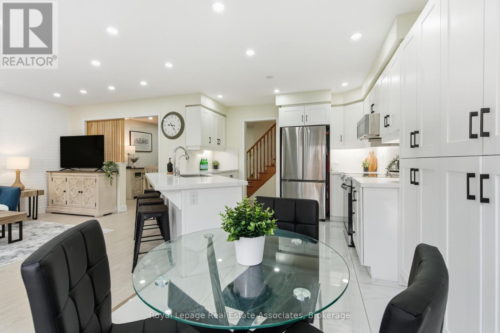 435 Pozbou Crescent, Milton, Ontario  L9T 8H8 - Photo 18 - W12468777