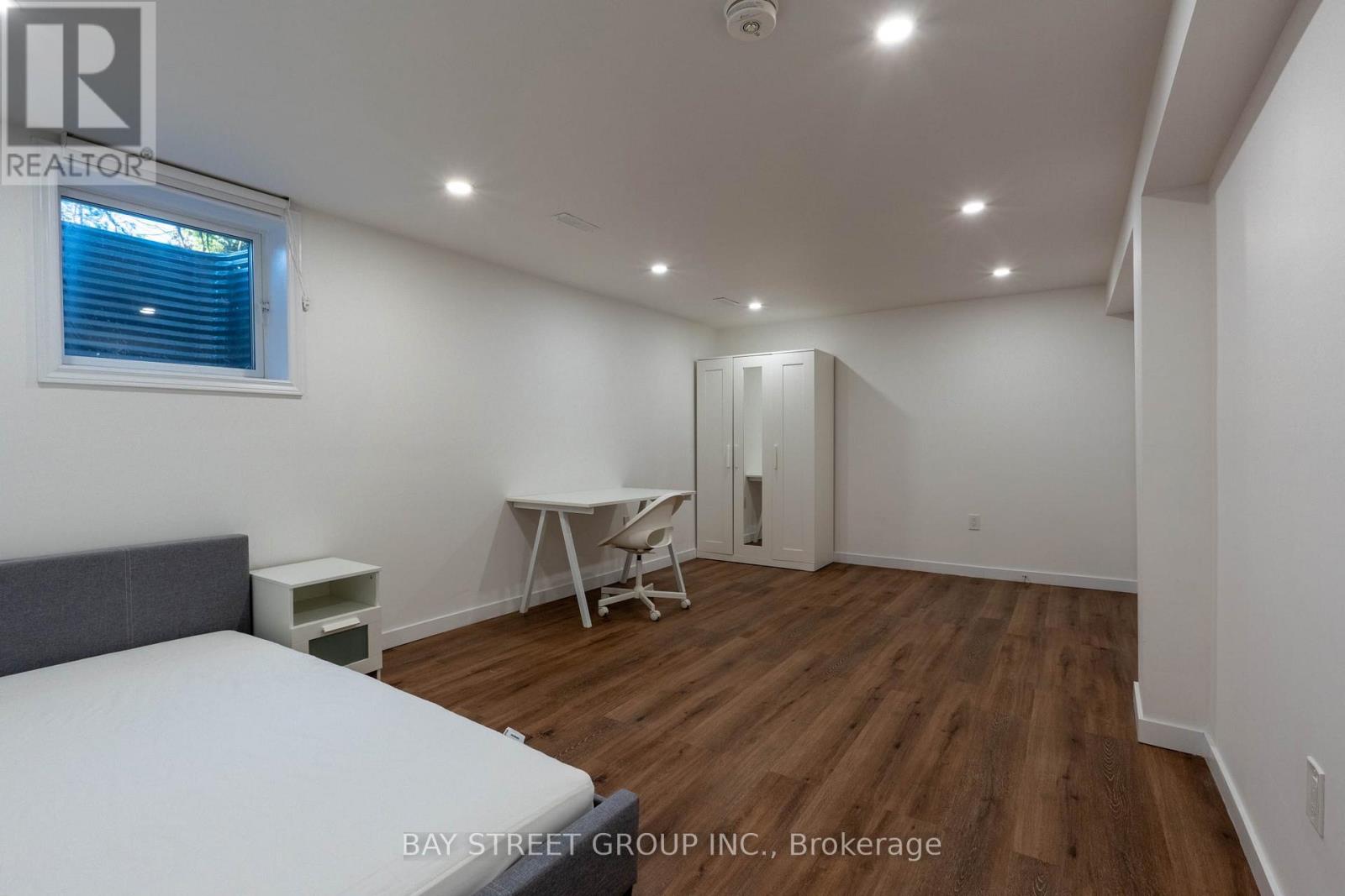 Unit A - 2662 Kinnerton Crescent, Mississauga, Ontario  L5K 2B2 - Photo 4 - W12468804