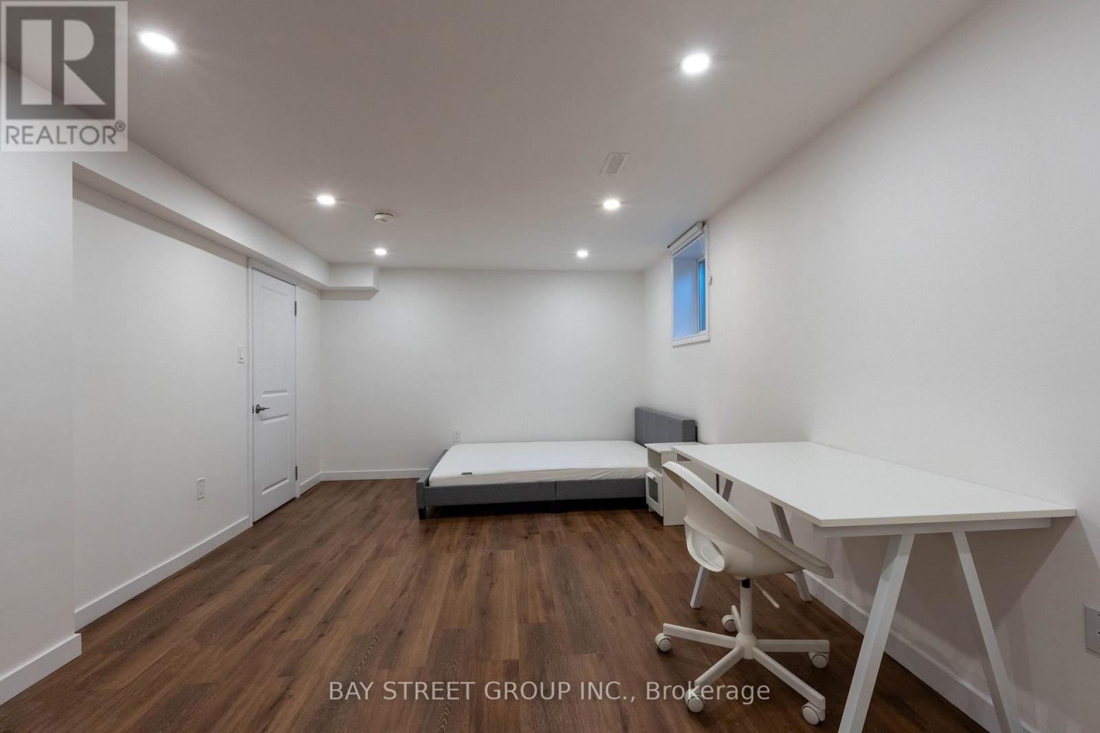 Unit A - 2662 Kinnerton Crescent, Mississauga, Ontario  L5K 2B2 - Photo 5 - W12468804