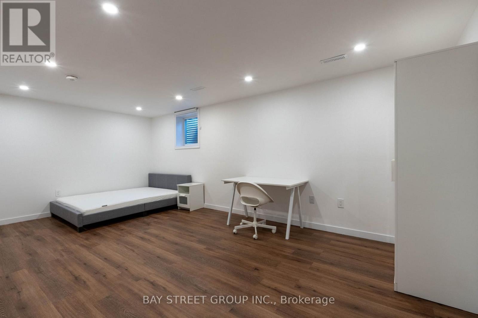 Unit A - 2662 Kinnerton Crescent, Mississauga, Ontario  L5K 2B2 - Photo 6 - W12468804