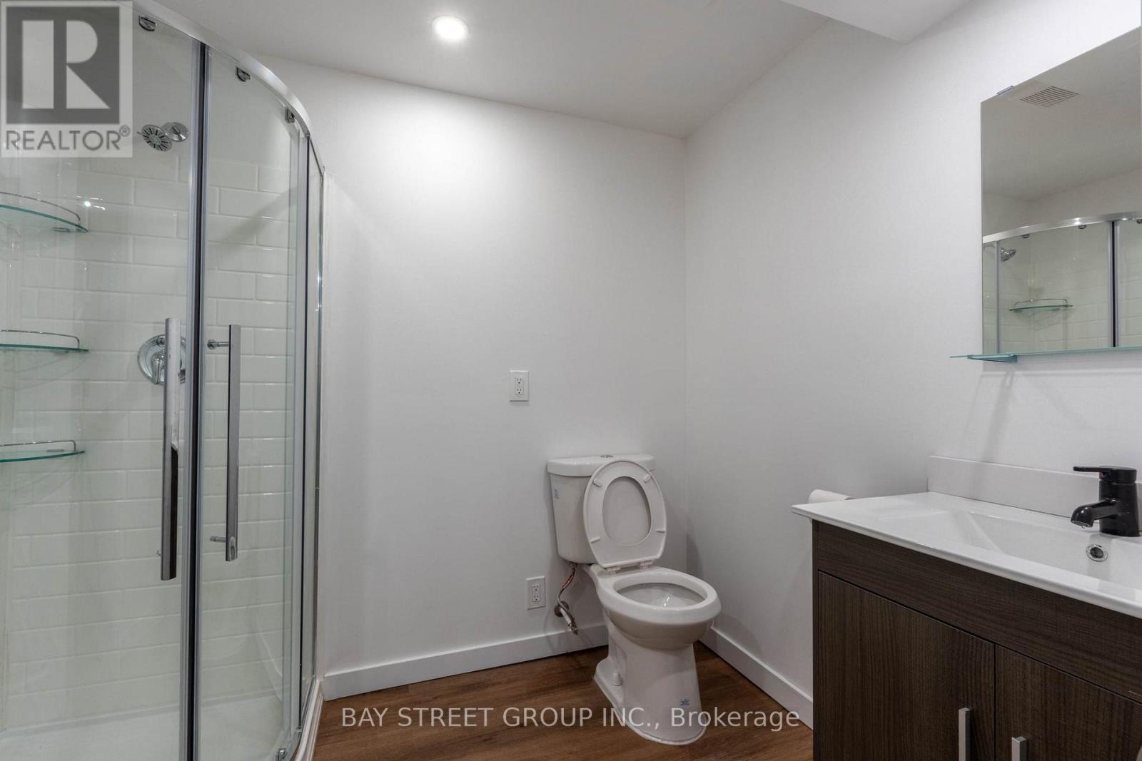 Unit A - 2662 Kinnerton Crescent, Mississauga, Ontario  L5K 2B2 - Photo 9 - W12468804