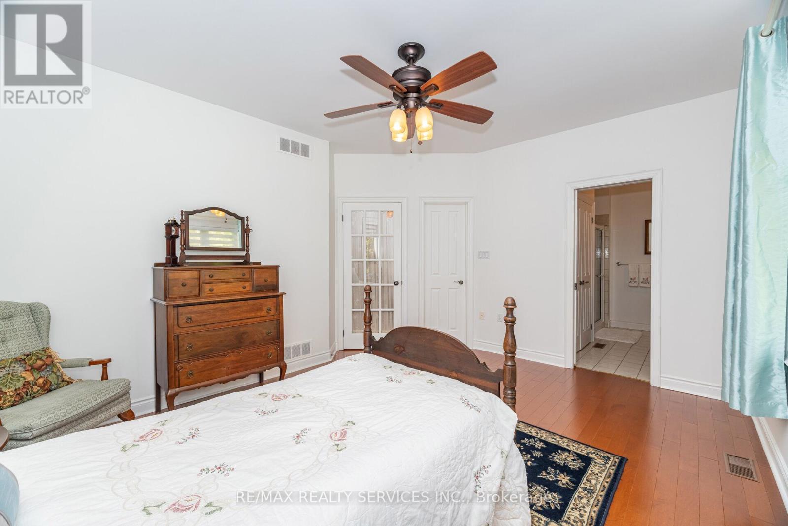 24 Putney Road, Caledon, Ontario  L7C 1R4 - Photo 12 - W12468820