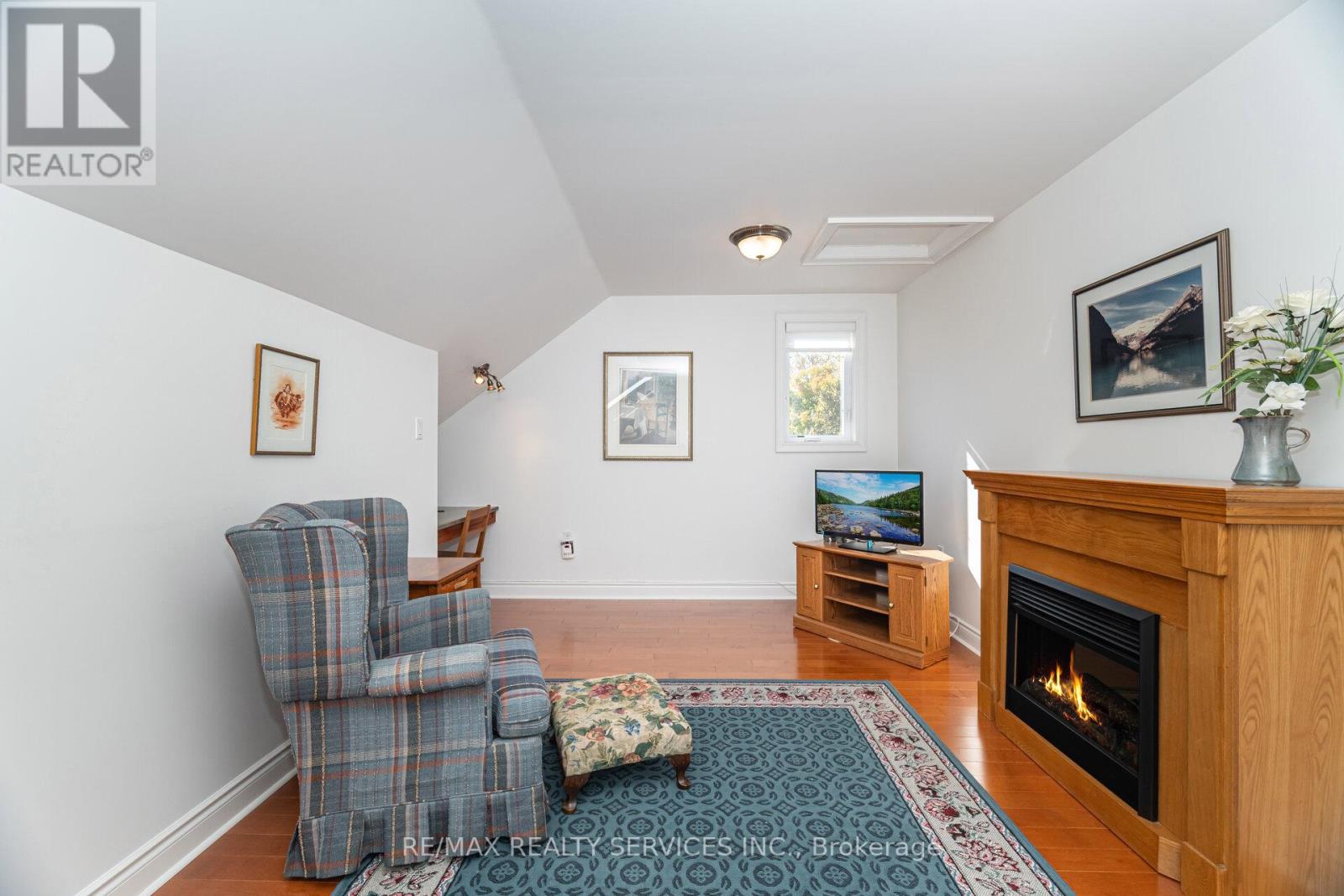 24 Putney Road, Caledon, Ontario  L7C 1R4 - Photo 19 - W12468820