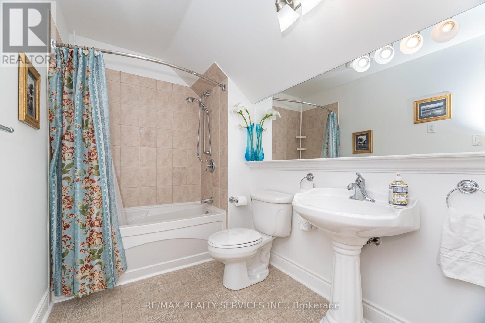 24 Putney Road, Caledon, Ontario  L7C 1R4 - Photo 20 - W12468820