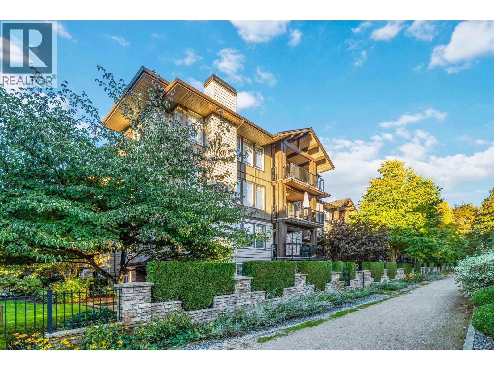 305 12268 224 Street, Maple Ridge, British Columbia  V2X 6B8 - Photo 3 - R3059535