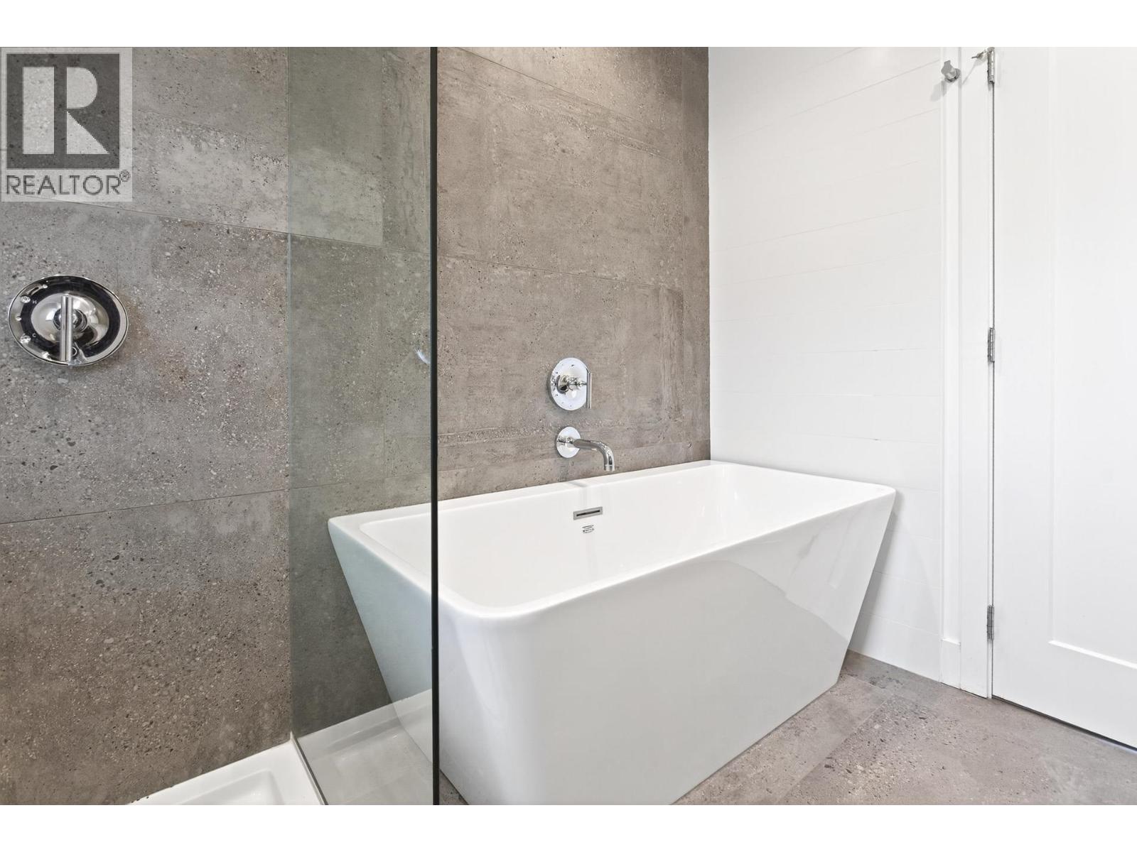 109 2070 Curling Road, North Vancouver, British Columbia  V7P 0C9 - Photo 31 - R3047197