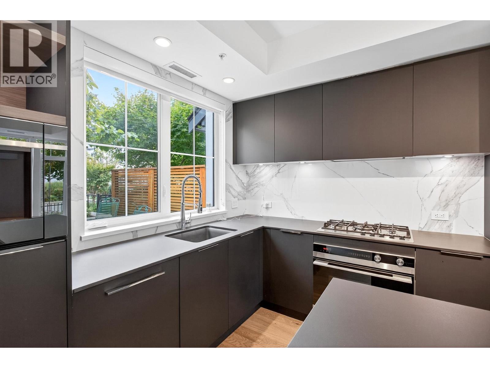 109 2070 Curling Road, North Vancouver, British Columbia  V7P 0C9 - Photo 9 - R3047197