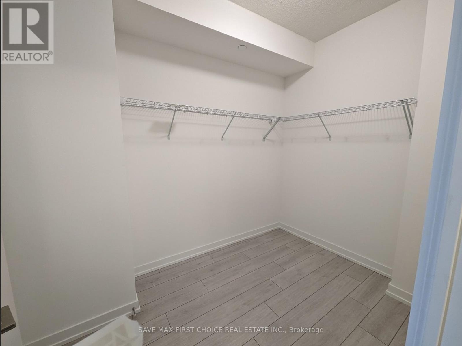 608 - 55 Duke Street West, Kitchener, Ontario  N2H 0C9 - Photo 11 - X12460550
