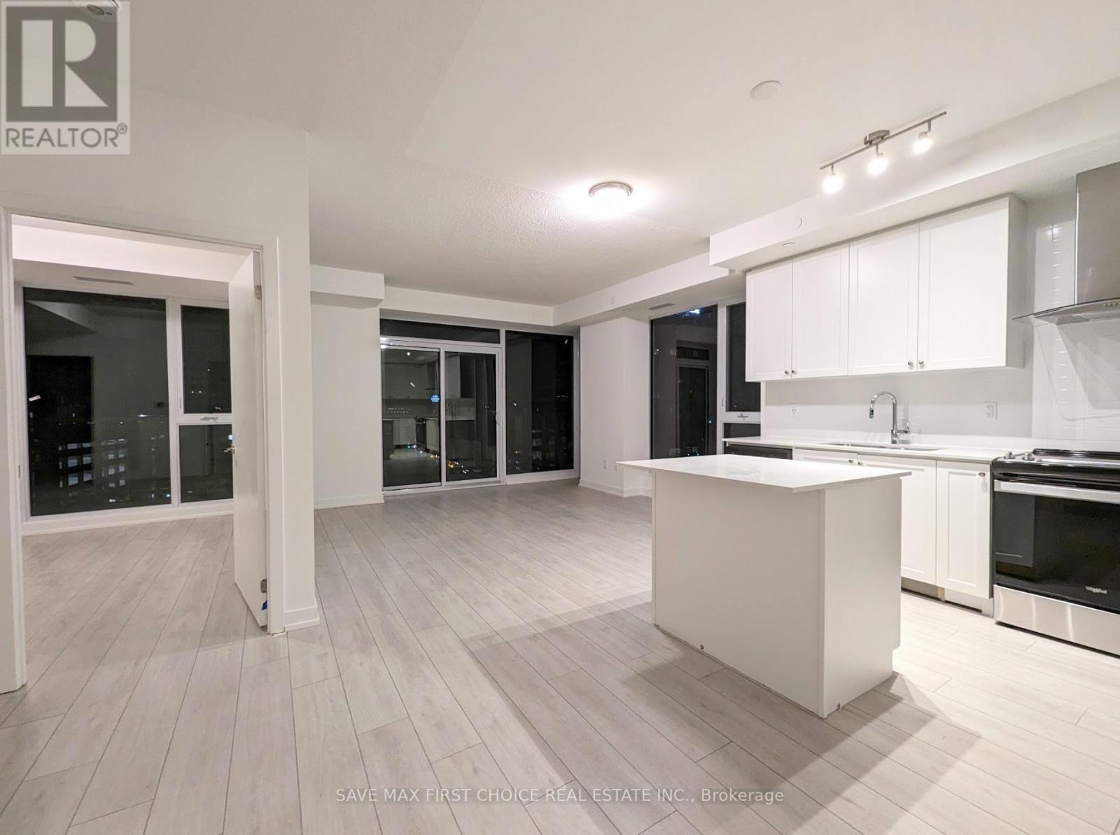 608 - 55 Duke Street West, Kitchener, Ontario  N2H 0C9 - Photo 2 - X12460550