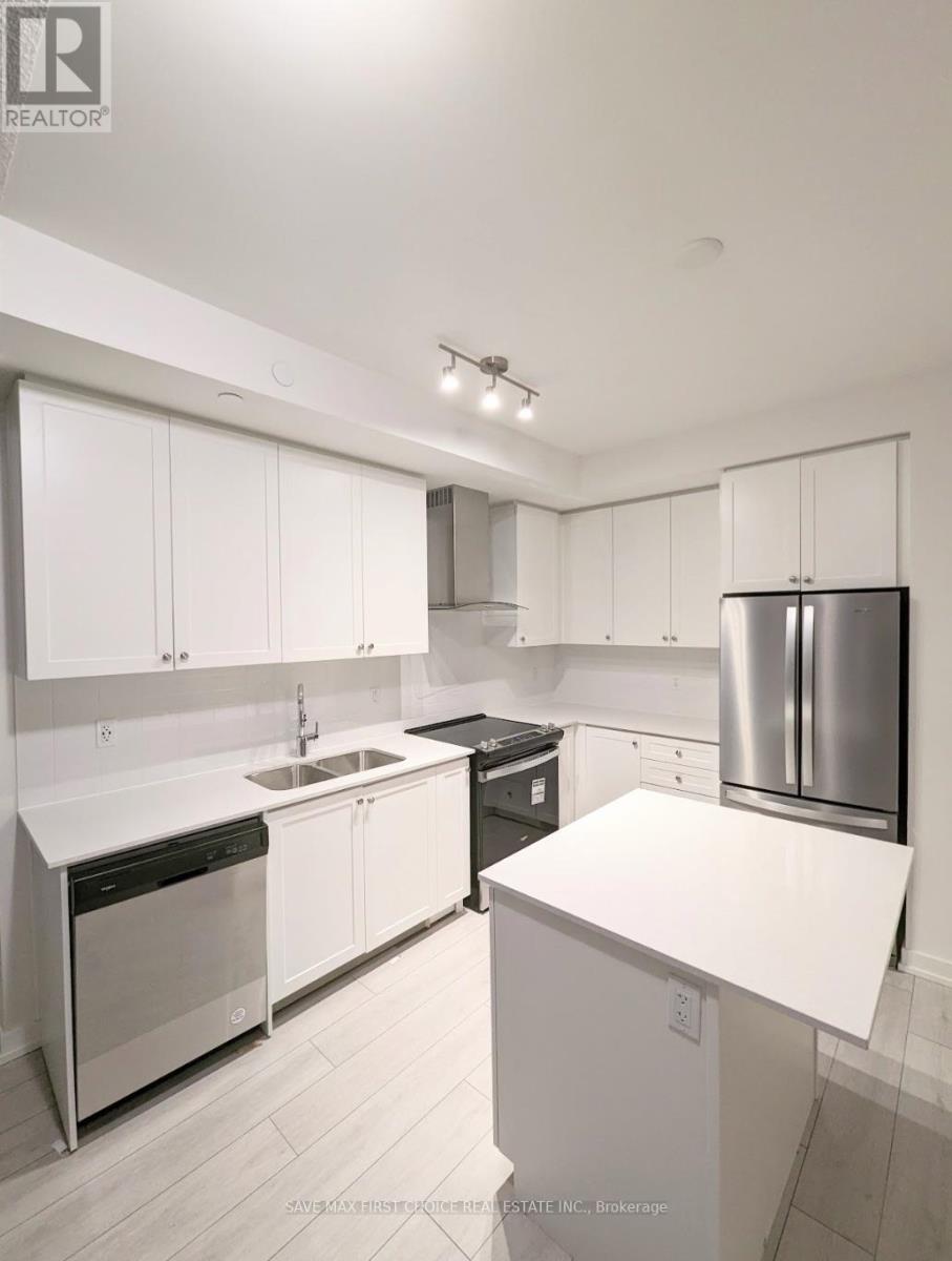 608 - 55 Duke Street West, Kitchener, Ontario  N2H 0C9 - Photo 3 - X12460550