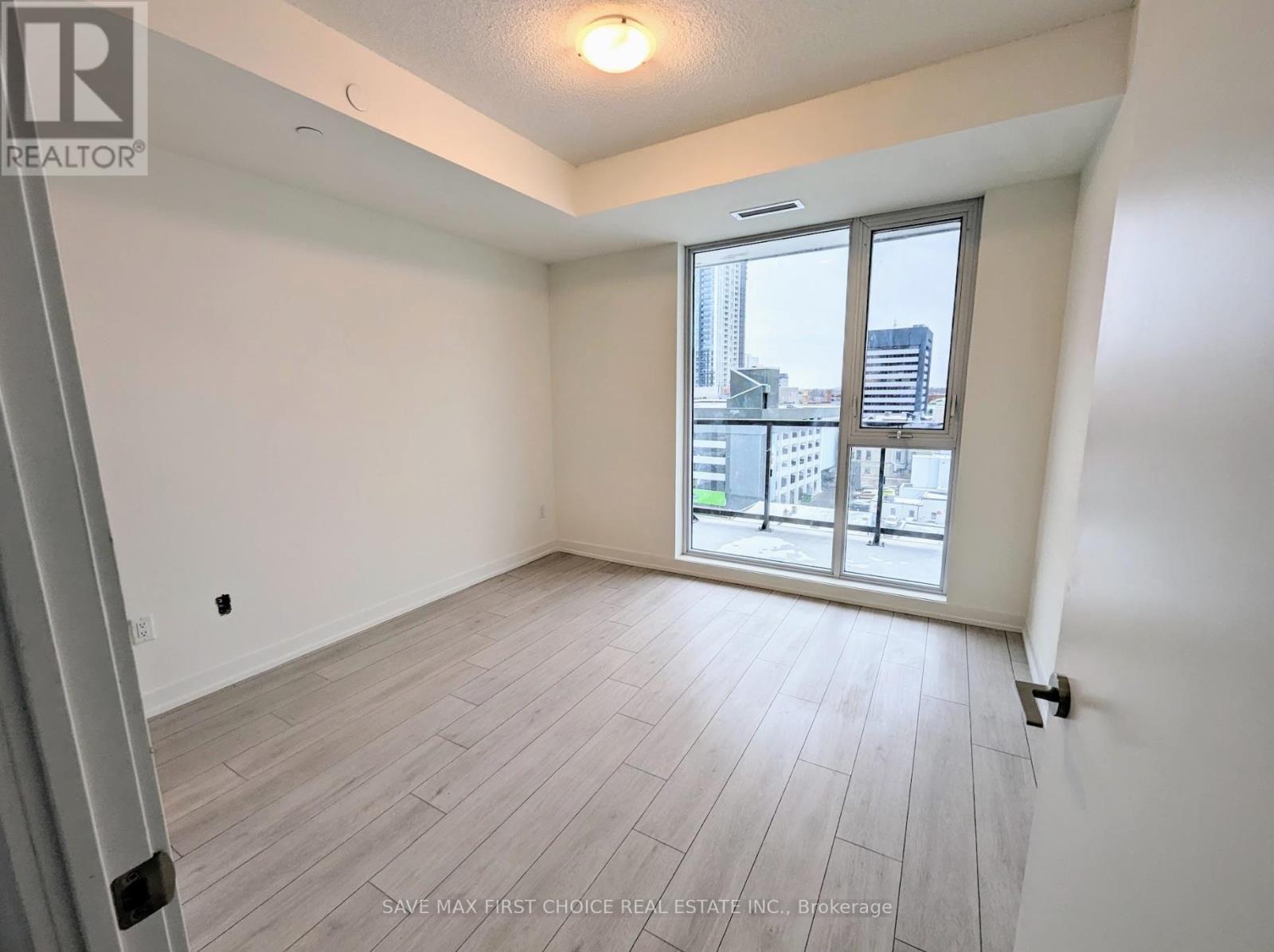 608 - 55 Duke Street West, Kitchener, Ontario  N2H 0C9 - Photo 5 - X12460550