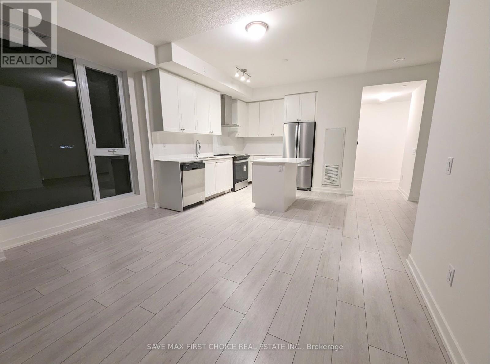 608 - 55 Duke Street West, Kitchener, Ontario  N2H 0C9 - Photo 6 - X12460550
