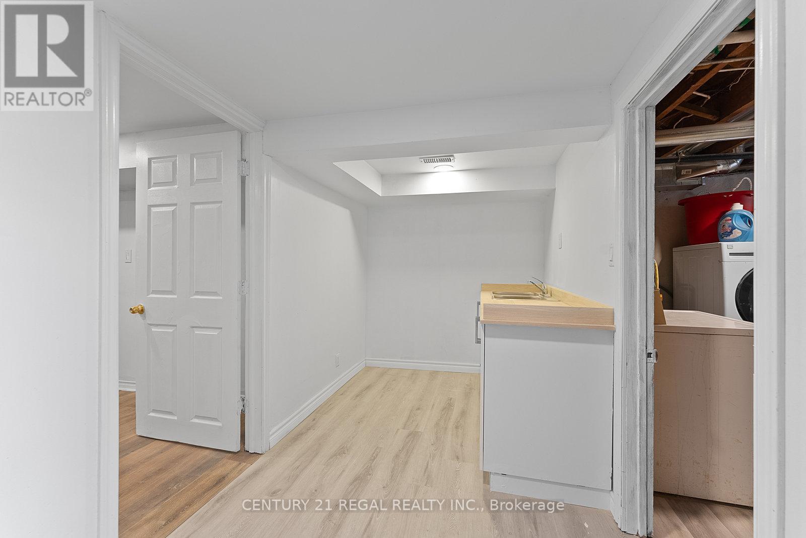 21 Louisa Drive, Guelph, Ontario  N1E 4T4 - Photo 20 - X12468696
