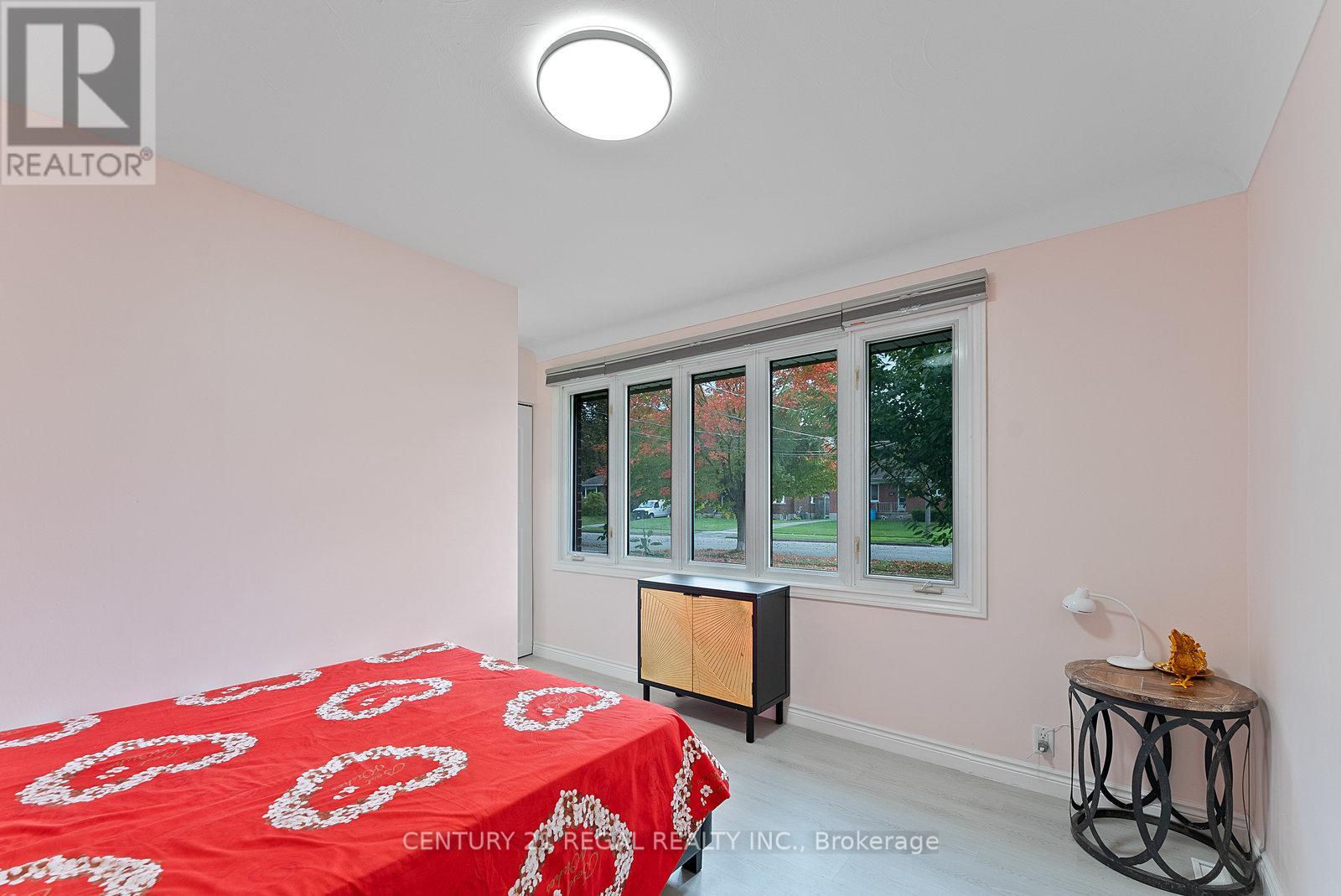 21 Louisa Drive, Guelph, Ontario  N1E 4T4 - Photo 9 - X12468696