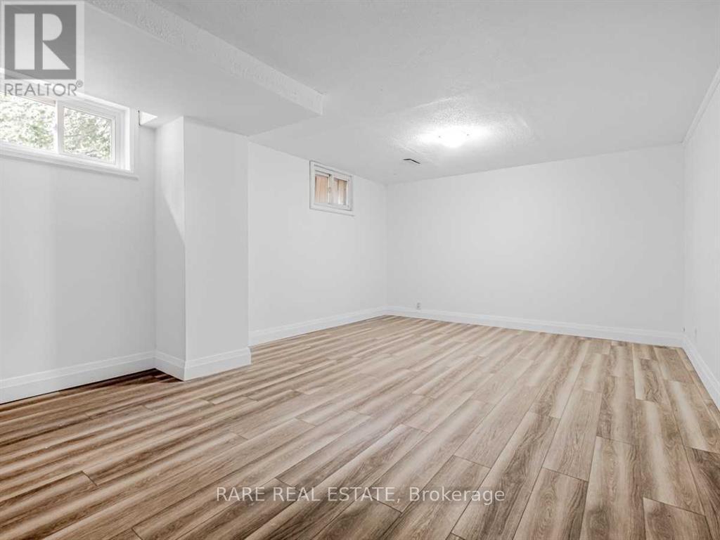 15 Miller Drive, Hamilton, Ontario  L9G 2H9 - Photo 18 - X12468764