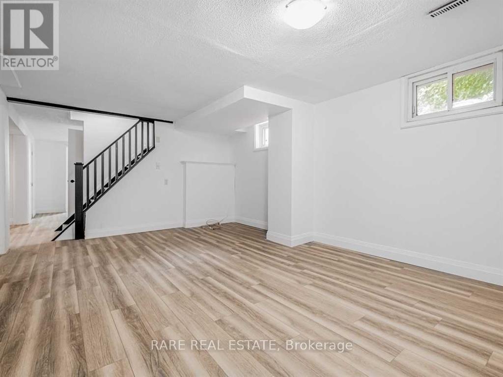 15 Miller Drive, Hamilton, Ontario  L9G 2H9 - Photo 19 - X12468764